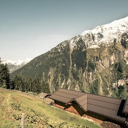 Brugger Chaletdorf Dağ evi Mayrhofen