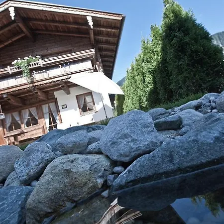 Brugger Chaletdorf Dağ evi Mayrhofen