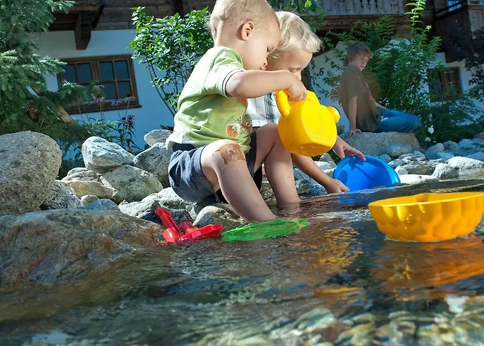 Brugger Chaletdorf Dağ evi Mayrhofen